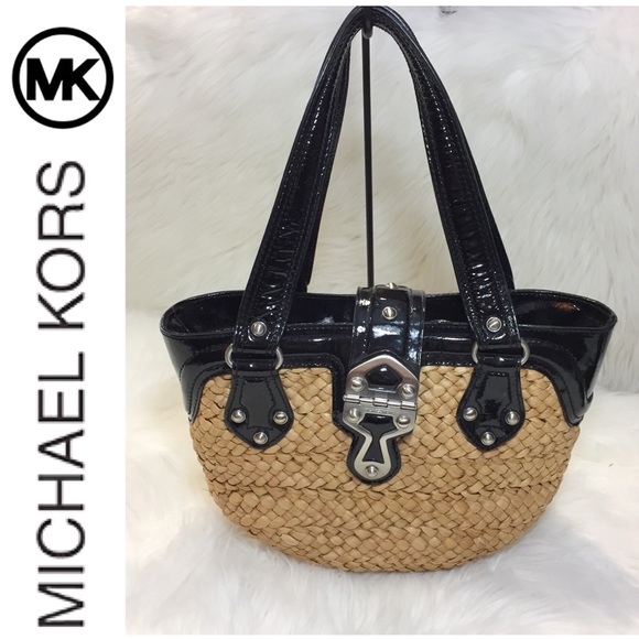 MICHAEL Michael Kors Handbags - MK Straw & Black patent leather bag. Gently used.